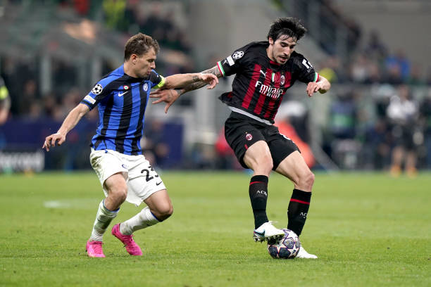 线显得捉襟 线显得捉襟